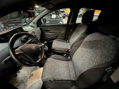 Lancia Ypsilon auto Blu/Azzurro usata Torino