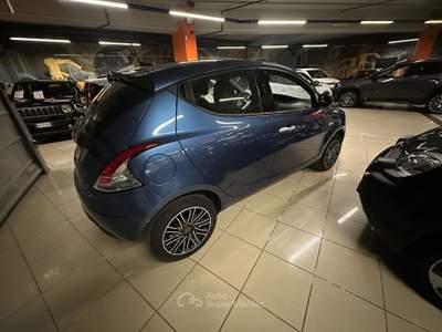 Lancia Ypsilon auto Blu/Azzurro usata Torino