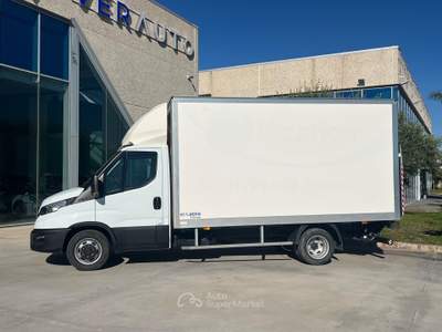 Iveco Daily 35C16H BTor 3.0 HPT PLM-RG Cabinato Bianco usata Gela