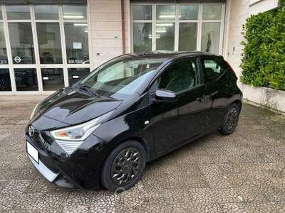 Toyota Aygo Connect 1.0 5 porte Automatica Nero usata Alberobello