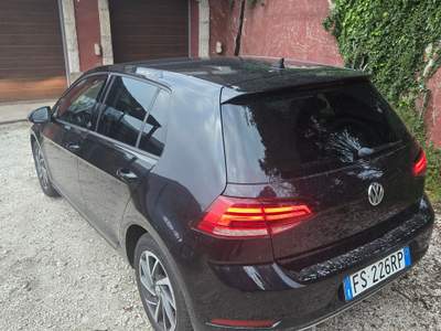 Volkswagen Golf tenuta sempre in box, due proprietari, treno di gomme aggiuntivo Blu/Azzurro usata Avellino