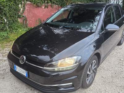 Volkswagen Golf tenuta sempre in box, due proprietari, treno di gomme aggiuntivo Blu/Azzurro usata Avellino