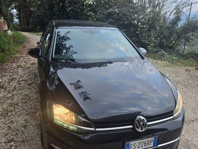 Volkswagen Golf tenuta sempre in box, due proprietari, treno di gomme aggiuntivo Blu/Azzurro usata Avellino