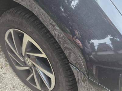Volkswagen Golf tenuta sempre in box, due proprietari, treno di gomme aggiuntivo Blu/Azzurro usata Avellino