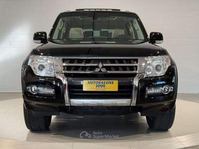 Mitsubishi Pajero 3.2 DI-D 16V aut. Instyle DPF 7 POSTI/TETTO Nero usata San Biagio di Callalta