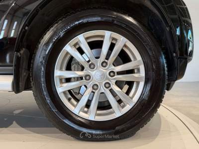 Mitsubishi Pajero 3.2 DI-D 16V aut. Instyle DPF 7 POSTI/TETTO Nero usata San Biagio di Callalta