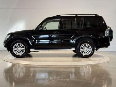 Mitsubishi Pajero 3.2 DI-D 16V aut. Instyle DPF 7 POSTI/TETTO Nero usata San Biagio di Callalta