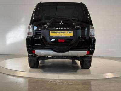 Mitsubishi Pajero 3.2 DI-D 16V aut. Instyle DPF 7 POSTI/TETTO Nero usata San Biagio di Callalta