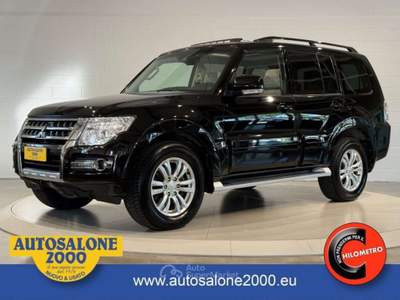 Mitsubishi Pajero 3.2 DI-D 16V aut. Instyle DPF 7 POSTI/TETTO Nero usata San Biagio di Callalta