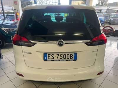 Opel Zafira Zafira III Tourer 2.0 cdti 7 POSTI 110cv Bianco usata Caravaggio