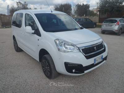 Peugeot Partner 4x4 5 posti autovettura Bianco usata San Michele Salentino