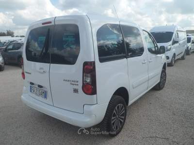 Peugeot Partner 4x4 5 posti autovettura Bianco usata San Michele Salentino