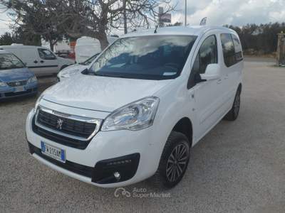 Peugeot Partner 4x4 5 posti autovettura Bianco usata San Michele Salentino