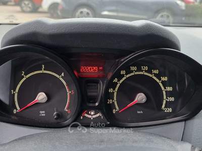 Ford Fiesta 5p 1.4 tdci Titanium c/esp Bianco usata Foligno