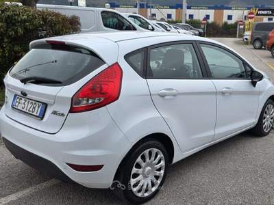 Ford Fiesta 5p 1.4 tdci Titanium c/esp Bianco usata Foligno