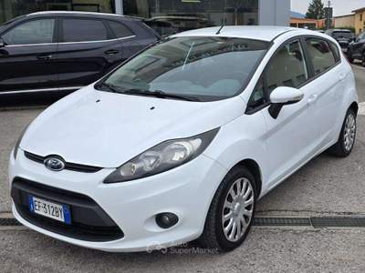 Ford Fiesta 5p 1.4 tdci Titanium c/esp Bianco usata Foligno
