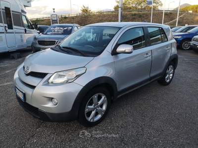 Toyota Urban Cruiser 1.4 d-4d Awd 4x4 Argento usata Foligno