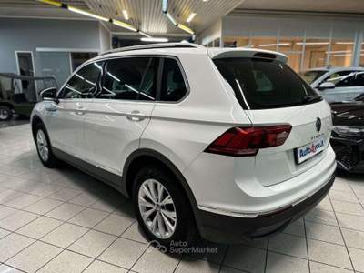 Volkswagen Tiguan 2.0 TDI 150 CV DSG Life UNICO PROPRIETARIO IVA ESP Bianco usata Monza
