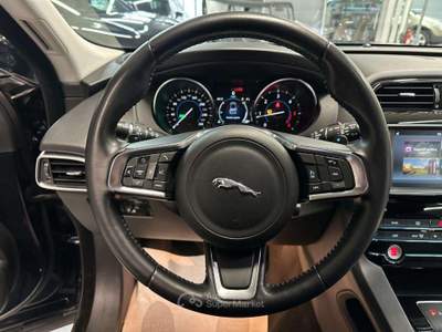 Jaguar F-Pace 2.0 D 180 CV AWD aut. Prestige - MOTORE NUOVO Blu/Azzurro usata Monza