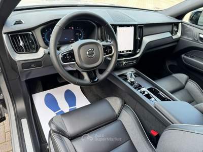 Volvo XC60 B5 2.0 AWD MHEV Autom. Plus Dark Iva Esposta Grigio usata Sedriano