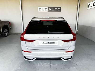 Volvo XC60 B5 2.0 AWD MHEV Autom. Plus Dark Iva Esposta Grigio usata Sedriano