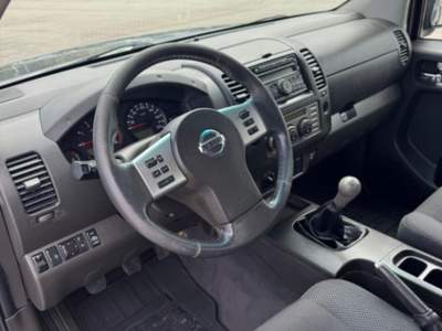 Nissan Navara 2.5 dCi 2 porte King Cab XE Nero usata San Gregorio Magno