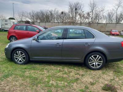 Volkswagen Jetta VOLKSWAGEN JETTA CONFORTLINE Grigio usata Volpiano