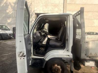 Nissan Cabstar RIBALTABILE TRILATERALE Bianco usata Silvano d'Orba
