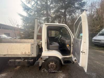 Nissan Cabstar RIBALTABILE TRILATERALE Bianco usata Silvano d'Orba