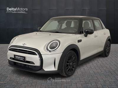 MINI Clubman - mini 5p 1.5 cooper classic auto Bianco usata Montecosaro MINI Clubman - mini 5p 1.5 cooper classic auto Bianco usata Montecosaro