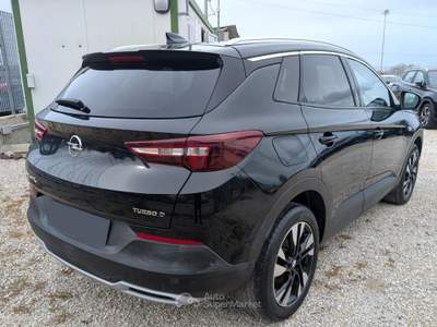 Opel Grandland 1.5 diesel Ecotec S&S aut. Innovation TAGLIANDATA Nero usata Barletta