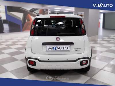 Fiat Panda Pandina Cross 1.0 Firefly Hybrid S&amp;S 70CV Bianco usata Latina