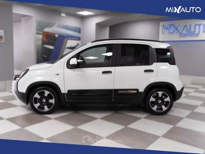 Fiat Panda Pandina Cross 1.0 Firefly Hybrid S&amp;S 70CV Bianco usata Latina