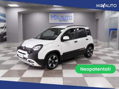 Fiat Panda Pandina Cross 1.0 Firefly Hybrid S&amp;S 70CV Bianco usata Latina