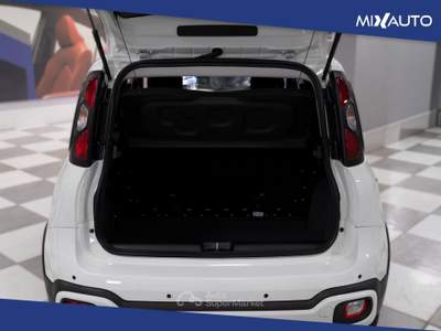 Fiat Panda Pandina Cross 1.0 Firefly Hybrid S&amp;S 70CV Bianco usata Latina