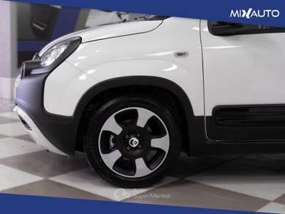 Fiat Panda Pandina Cross 1.0 Firefly Hybrid S&amp;S 70CV Bianco usata Latina