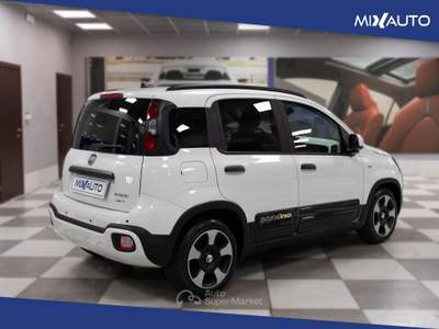 Fiat Panda Pandina Cross 1.0 Firefly Hybrid S&amp;S 70CV Bianco usata Latina