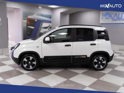 Fiat Panda Pandina Cross 1.0 Firefly Hybrid S&amp;S 70CV Bianco usata Latina