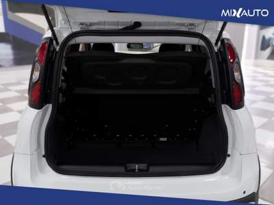 Fiat Panda Pandina Cross 1.0 Firefly Hybrid S&amp;S 70CV Bianco usata Latina