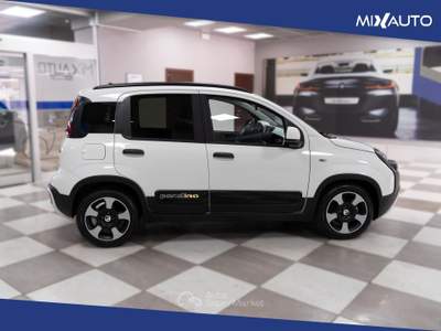 Fiat Panda Pandina Cross 1.0 Firefly Hybrid S&amp;S 70CV Bianco usata Latina
