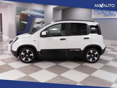 Fiat Panda Pandina Cross 1.0 Firefly Hybrid S&amp;S 70CV Bianco usata Latina