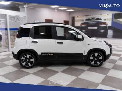 Fiat Panda Pandina Cross 1.0 Firefly Hybrid S&amp;S 70CV Bianco usata Latina