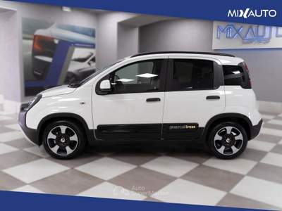 Fiat Panda Pandina Cross 1.0 Firefly Hybrid S&amp;S 70CV Bianco usata Latina