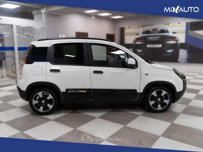Fiat Panda Pandina Cross 1.0 Firefly Hybrid S&amp;S 70CV Bianco usata Latina
