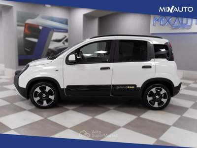 Fiat Panda Pandina Cross 1.0 Firefly Hybrid S&amp;S 70CV Bianco usata Latina