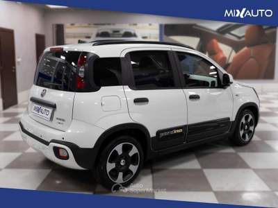 Fiat Panda Pandina Cross 1.0 Firefly Hybrid S&amp;S 70CV Bianco usata Latina