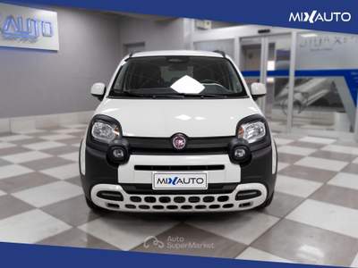 Fiat Panda Pandina Cross 1.0 Firefly Hybrid S&amp;S 70CV Bianco usata Latina