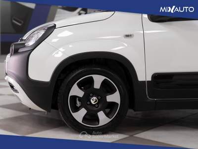 Fiat Panda Pandina Cross 1.0 Firefly Hybrid S&amp;S 70CV Bianco usata Latina