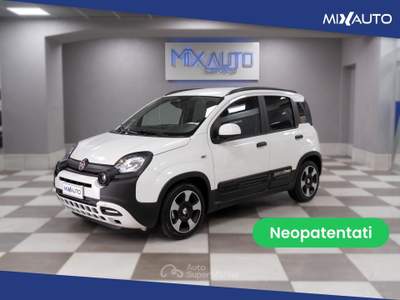 Fiat Panda Pandina Cross 1.0 Firefly Hybrid S&amp;S 70CV Bianco usata Latina