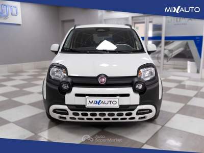 Fiat Panda Pandina Cross 1.0 Firefly Hybrid S&amp;S 70CV Bianco usata Latina